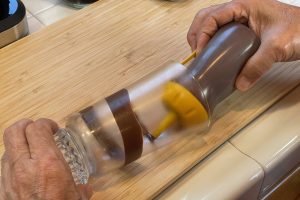 making chocolate swirl using squeeze bottle