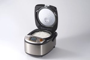 Cooked white rice in a rice cooker