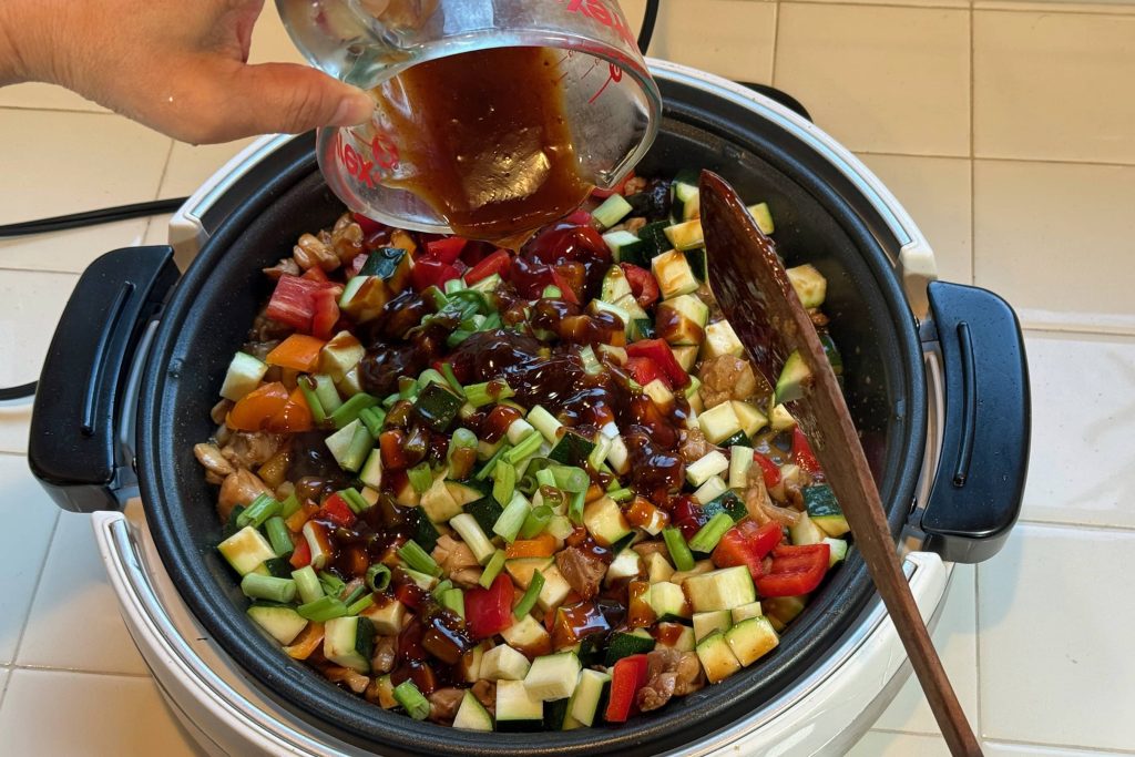 kung pao sauce pouring