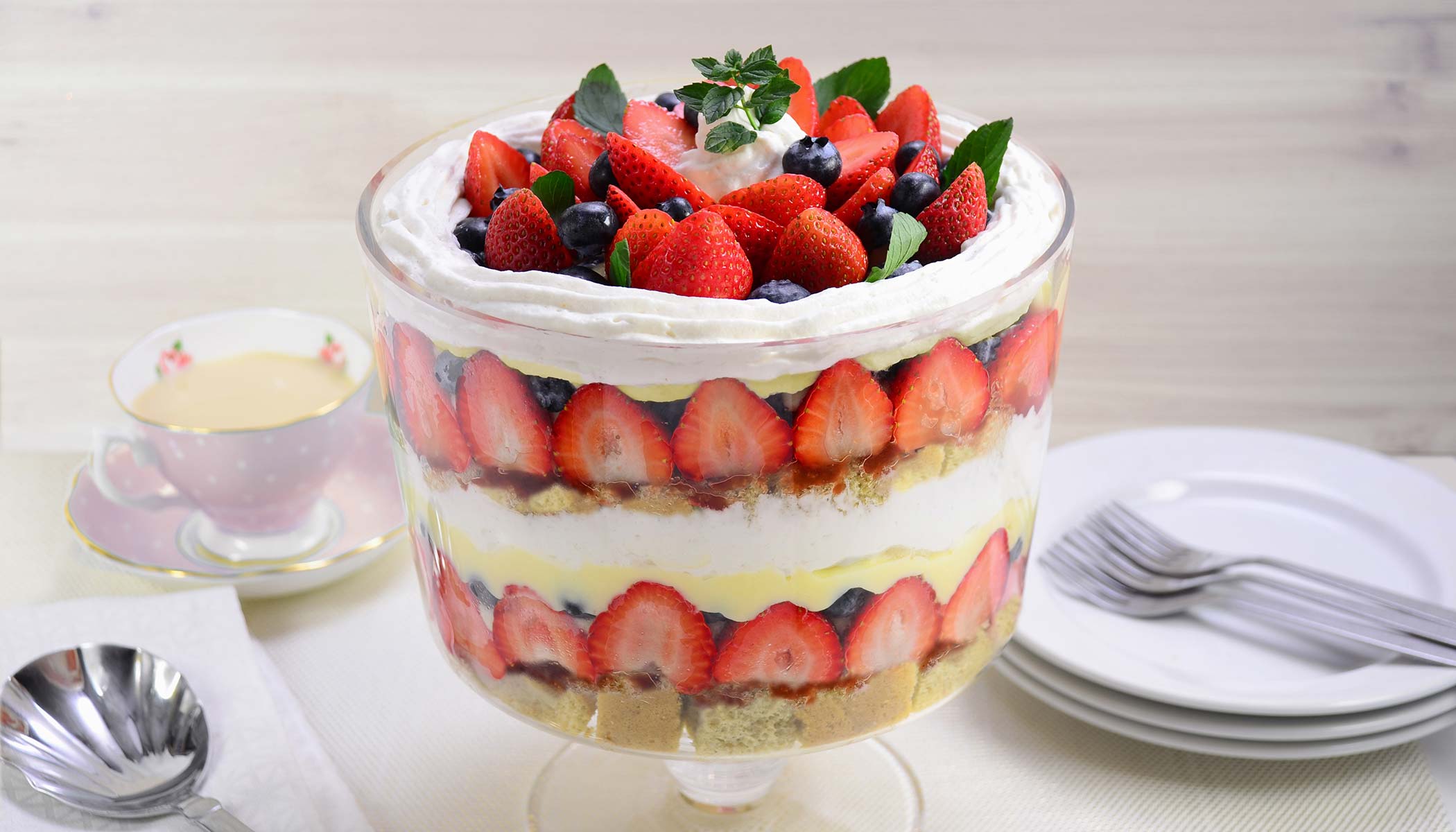 Layered Trifle Tower | Zojirushi.com