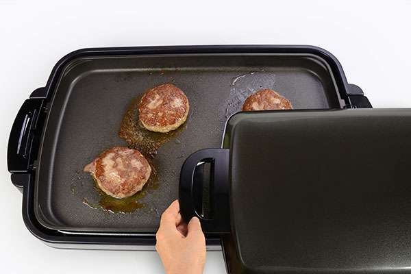 Black and Decker 8 serving electric griddle *New*